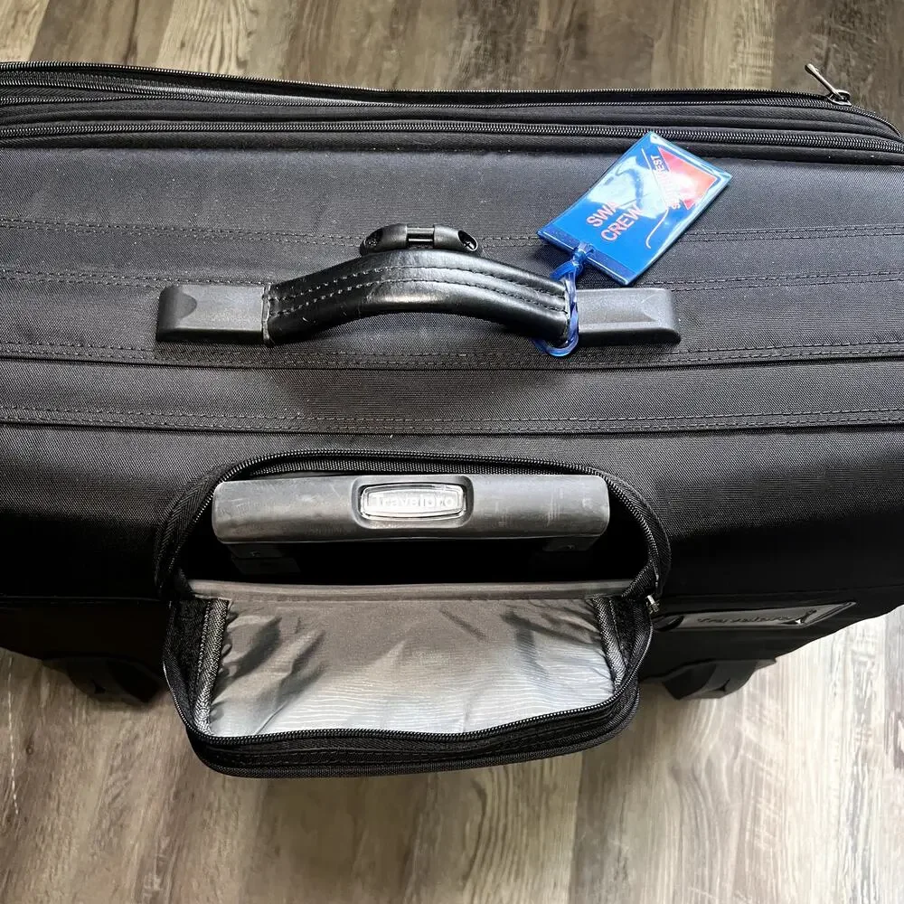TRAVELPRO Crew 5 Series Rolling Garment Bag